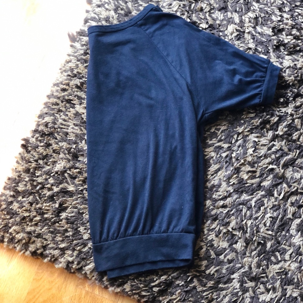 ALLOY fitted sleeve blouse - Picture 3 of 3